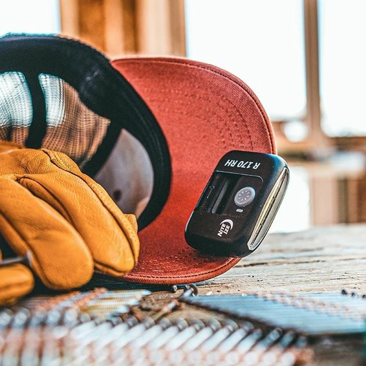 Nite Ize Radiant 170 Rechargeable Clip Light - Image 10