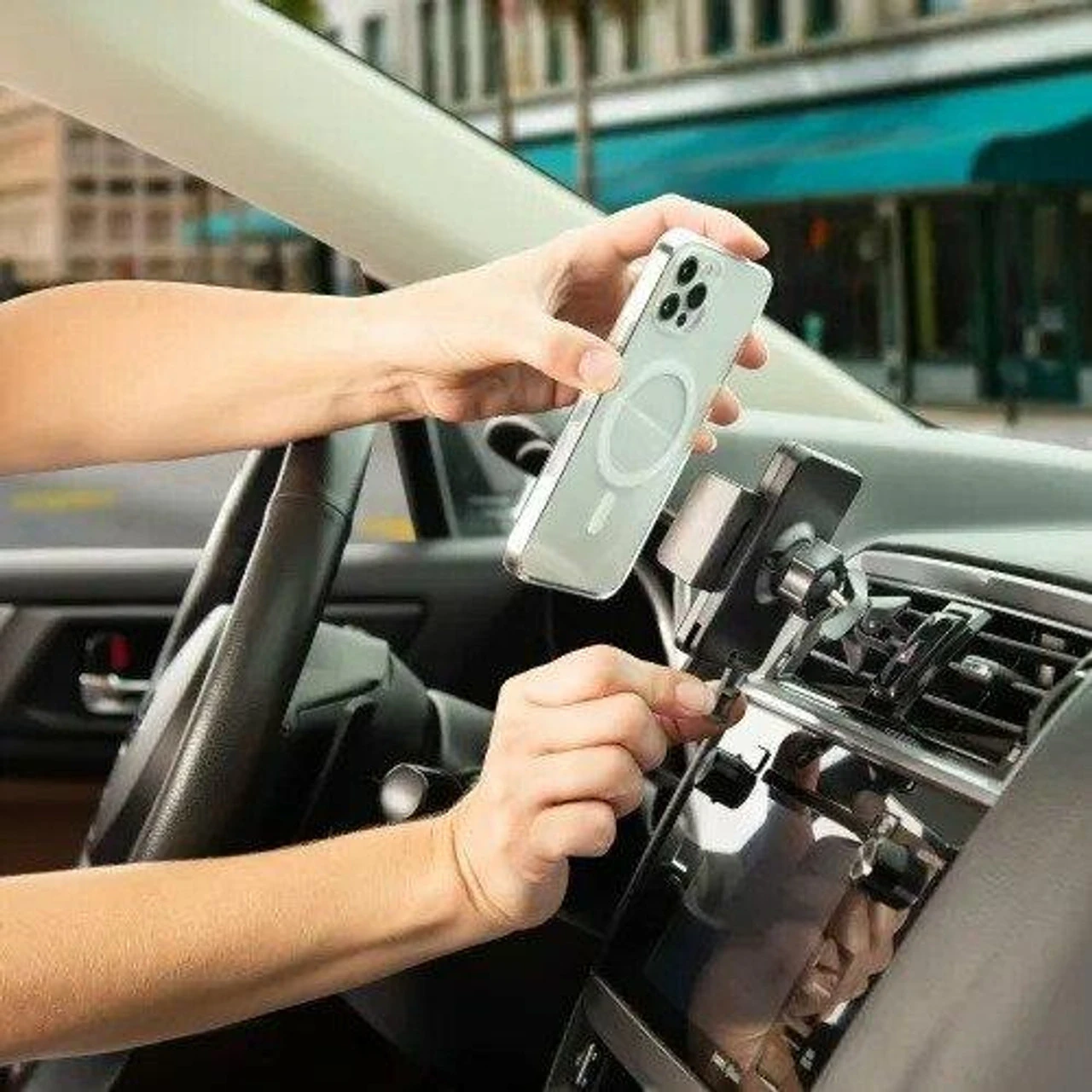 Nite Ize Squeeze Universal Vent Mount - Image 8