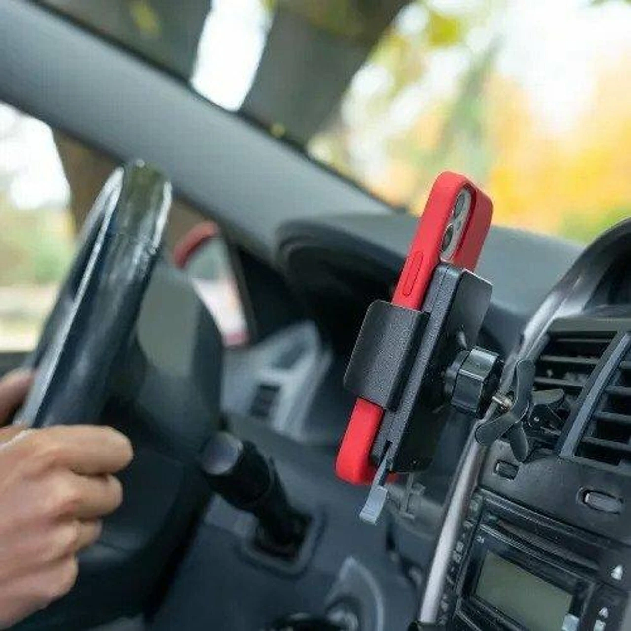 Nite Ize Squeeze Universal Vent Mount - Image 6