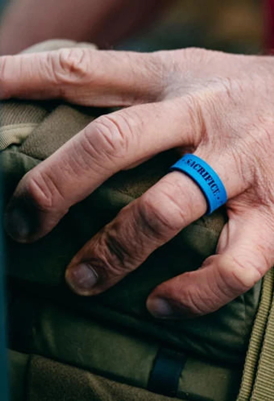 QALO Folds Of Honor Men's Blue Mantra Strata Ring - Image 2