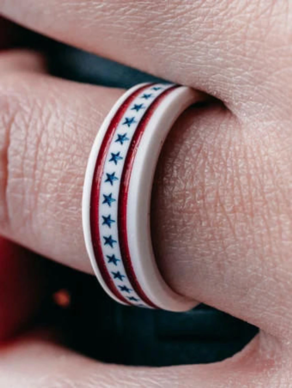 QALO Folds Of Honor Unisex White Stars And Stripes Modern Ring - Image 2