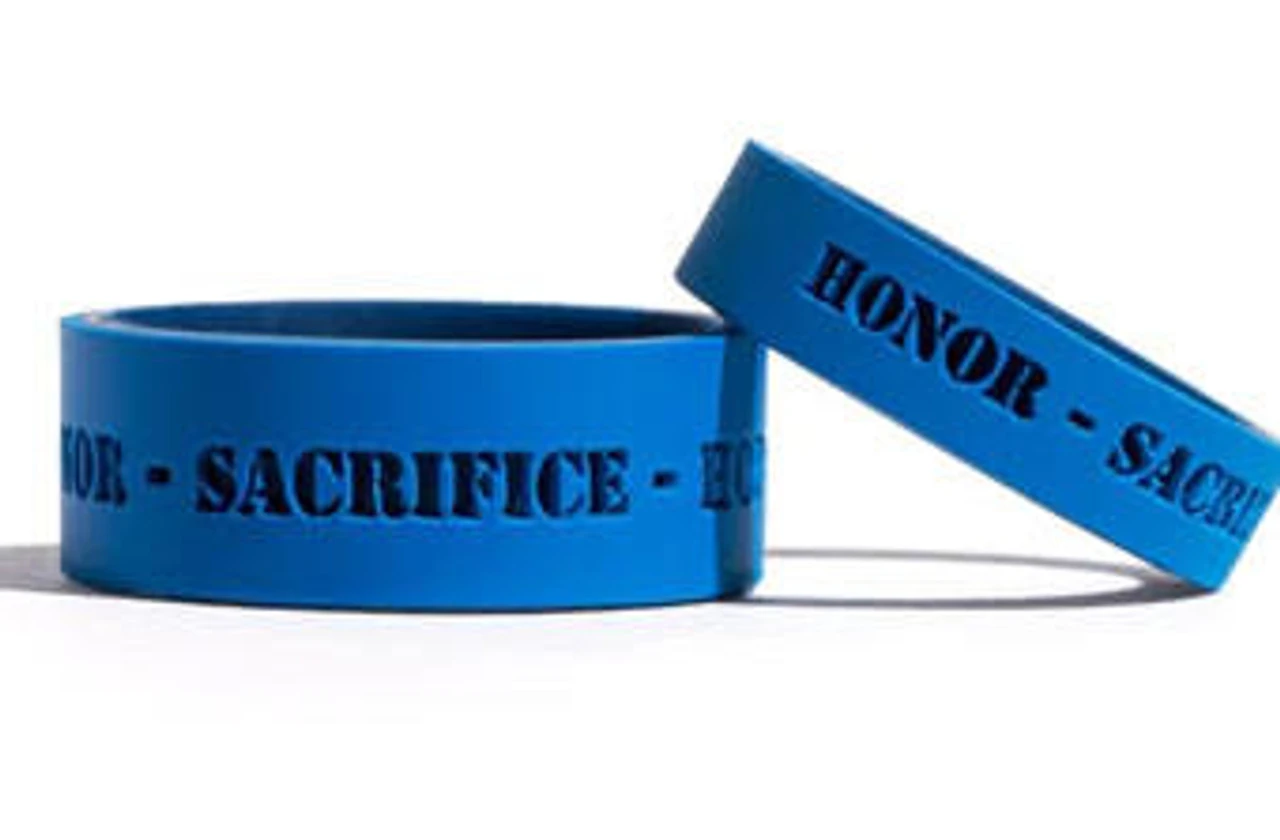 QALO Folds Of Honor Women's Blue Mantra Strata Ring - Image 3