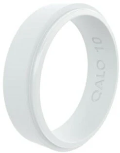 Qalo Women's Step Edge White Narrow Polished Ring QS9-FNW