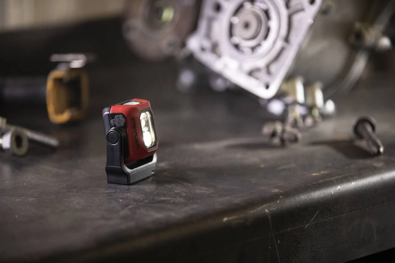 Streamlight Syclone Ultra-Compact USB Rechargeable Work Light - Image 7